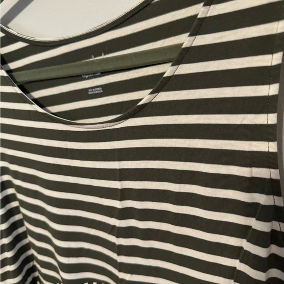 Isabel Maternity Sleeveless Tee- Large - Picture 3 of 4